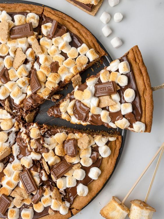 S'mores cookie cake